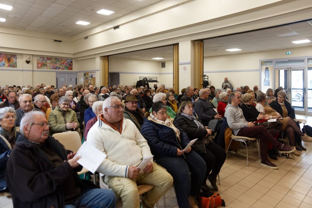 Salle Clemenceau comble à La Réorthe : plus de 160 spectateurs assistent au concert annuel de Fa Si l’Accordéon.
