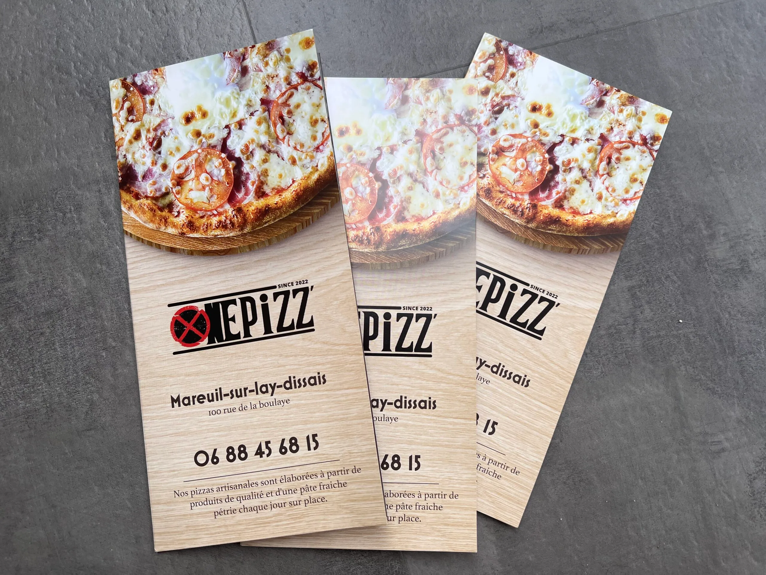 Le menu de Onepizz met à l'honneur des pizzas artisanales, avec des offres spéciales chaque mardi et un menu midi avec pizzanini. © Vendée Gazette