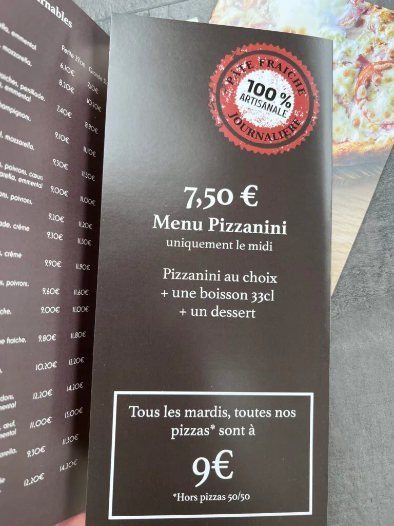 Le menu de Onepizz met à l'honneur des pizzas artisanales, avec des offres spéciales chaque mardi et un menu midi avec pizzanini. © Vendée Gazette